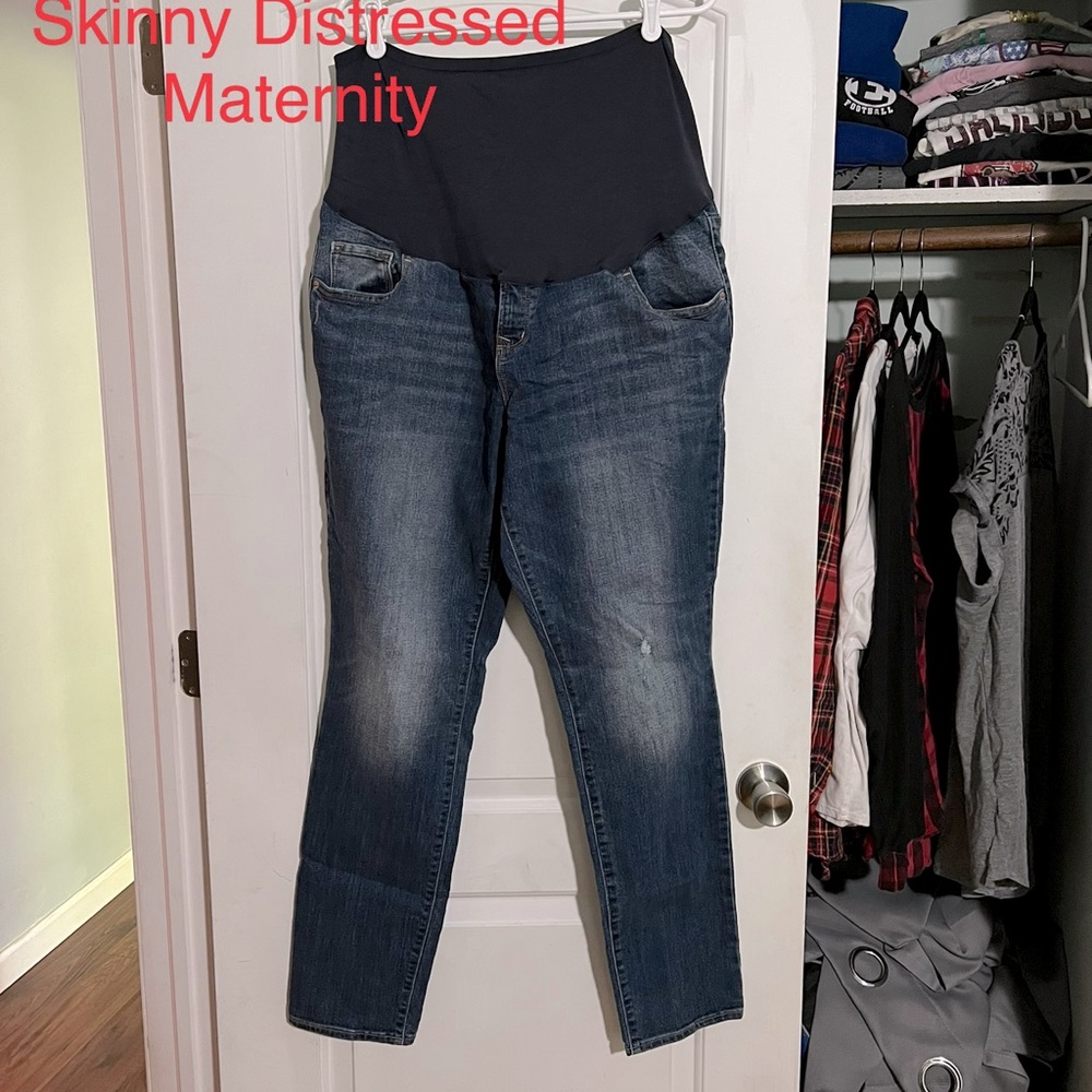 Like New Maternity Skinny Jeans, super comfy!